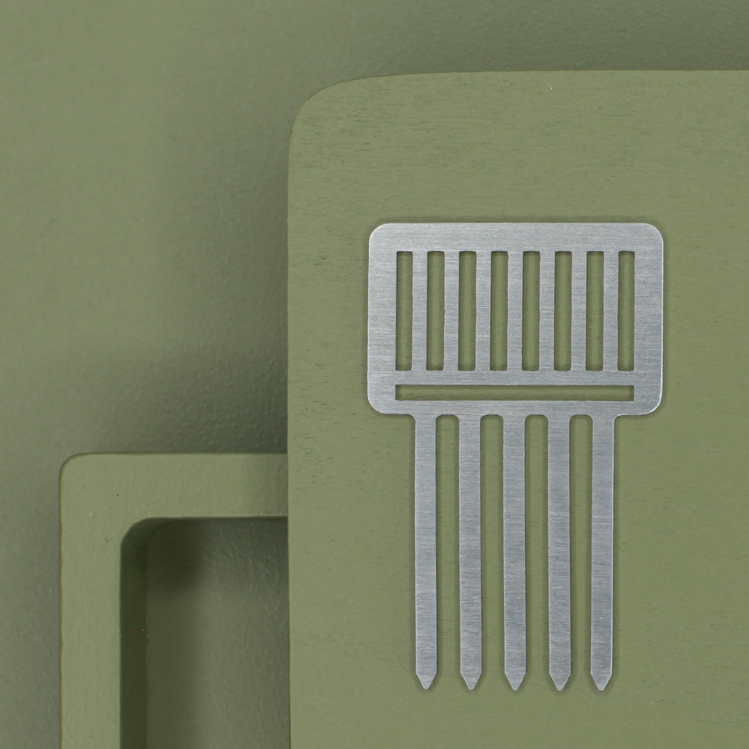 
                  
                    striped mini hair comb
                  
                