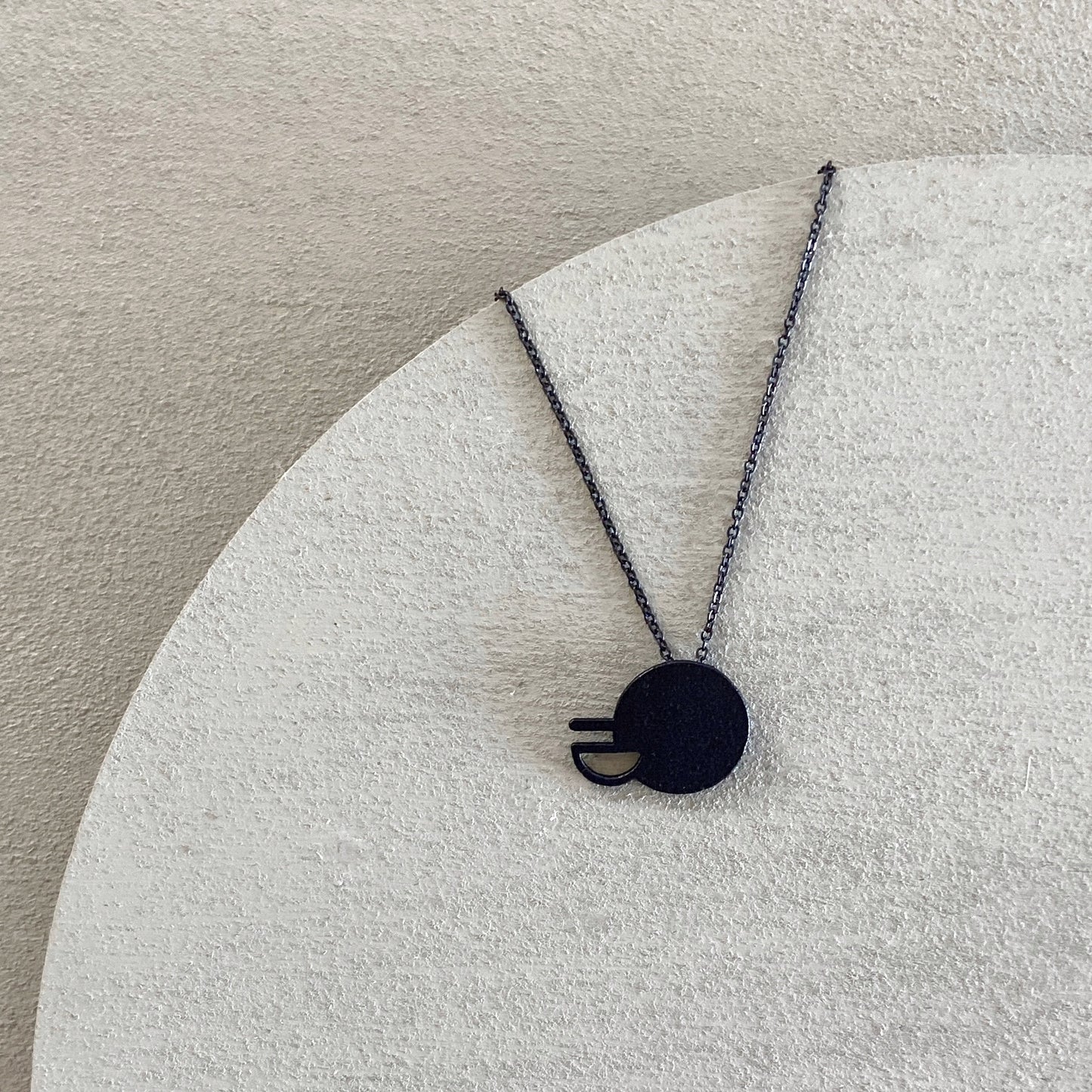 
                  
                    madrid pendant - black
                  
                