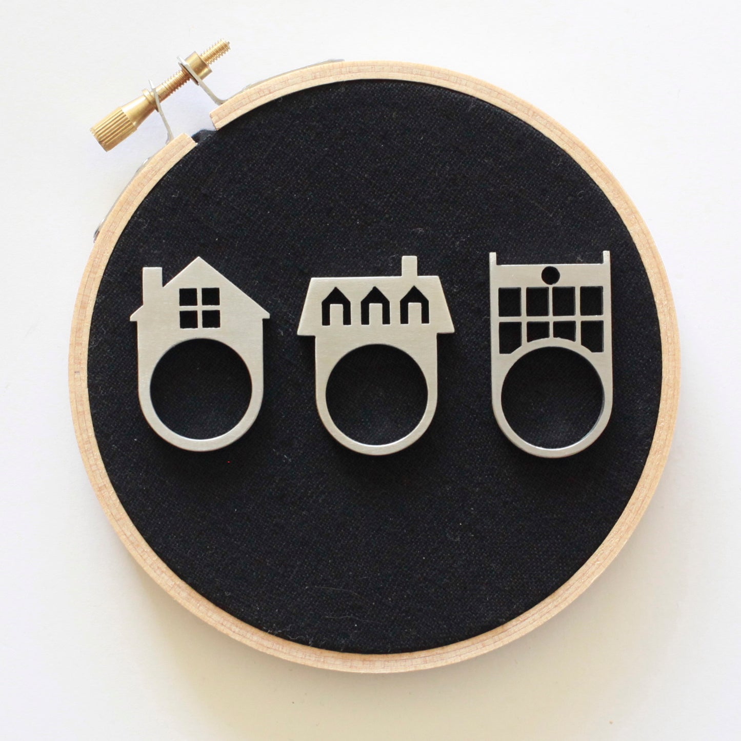 
                  
                    house ring
                  
                