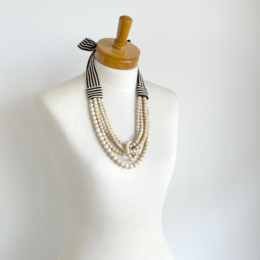 OOAK the short collar - stone knot