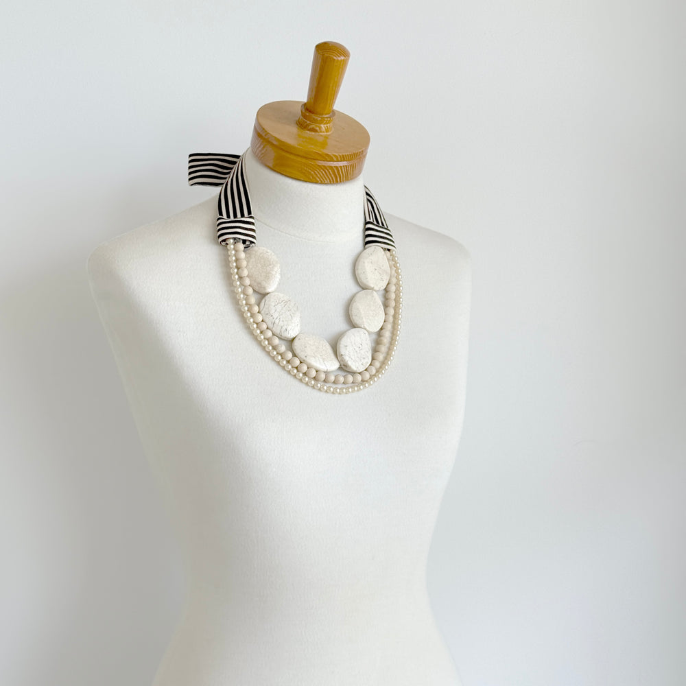 OOAK the short collar - statement stone